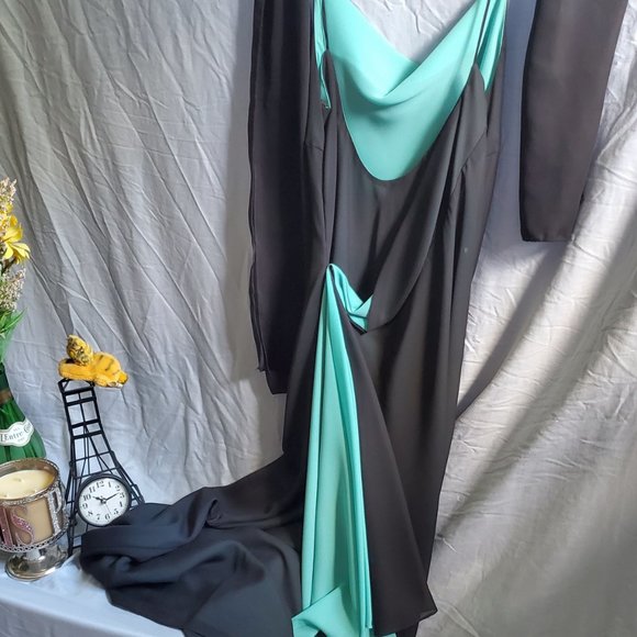 Thea Dora Gown. Black and Teal Size Medium - Picture 2 of 6